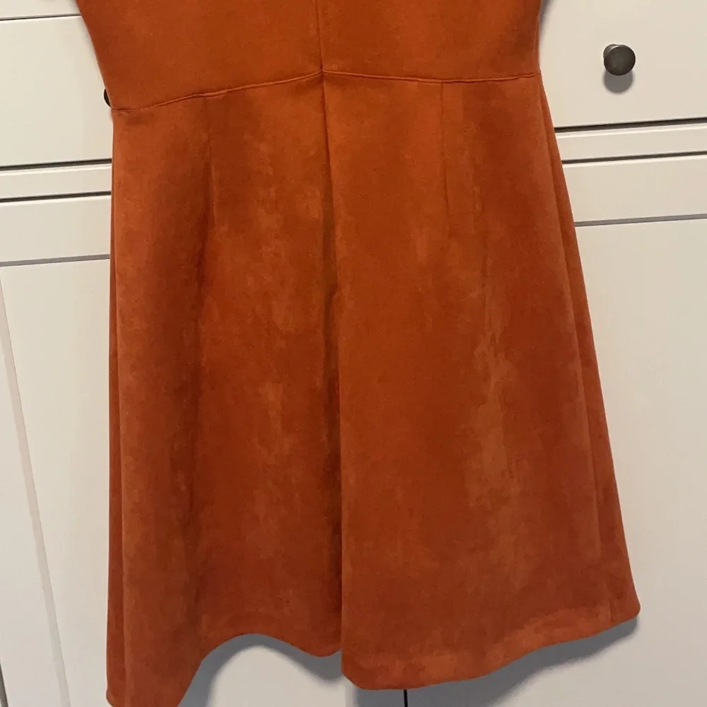 Calvin Klein - Picture 5 of 7